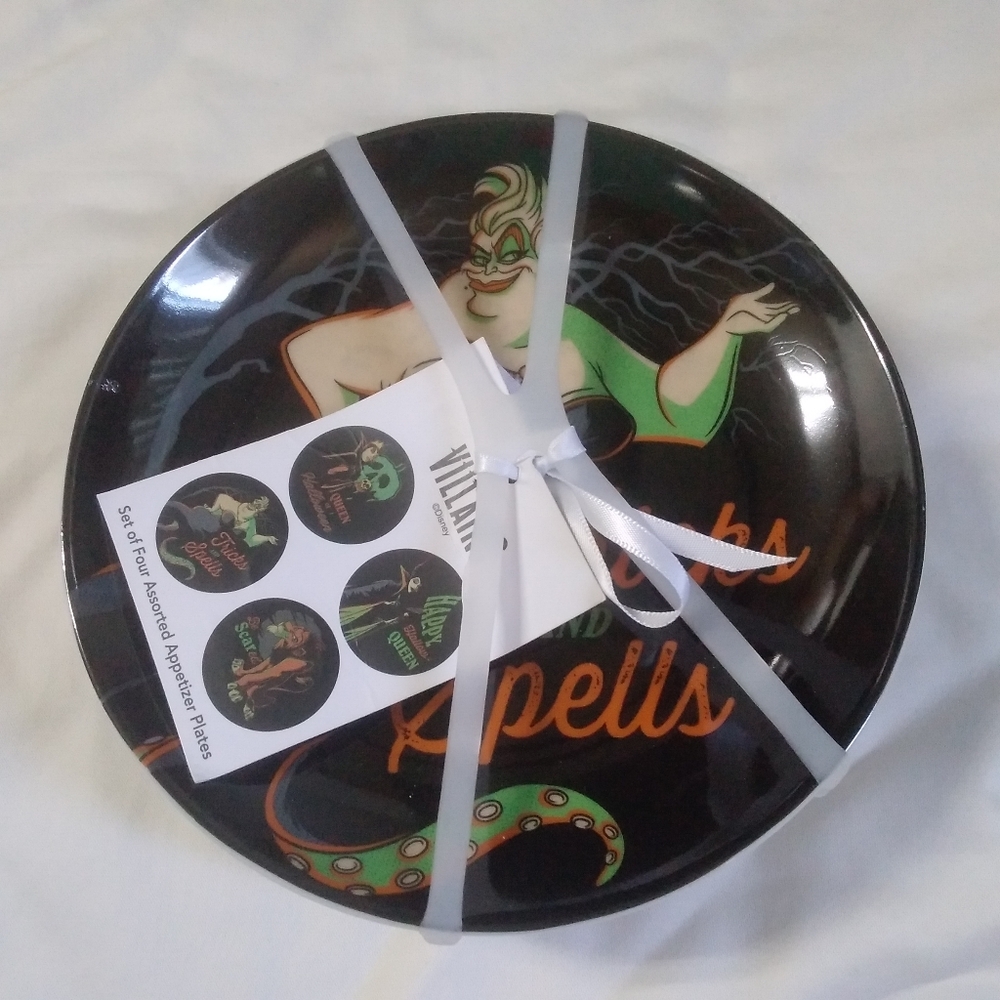 Disney`sVILLIANS ASSORTED APPETIZER PLATES